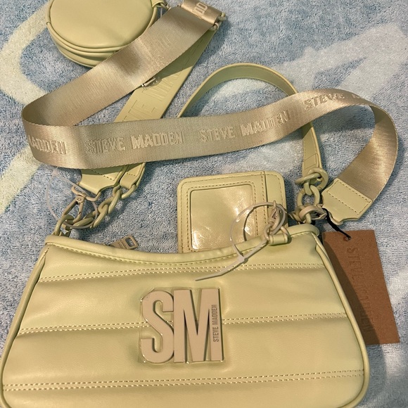 Steve Madden Handbags - Steve Madden BZOIA Crossbody Bag AirlPod/Coin Pouch & ID Cards Holder NWT